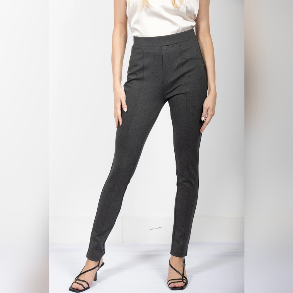 🎉3/$50🎉 RW&Co City Legging